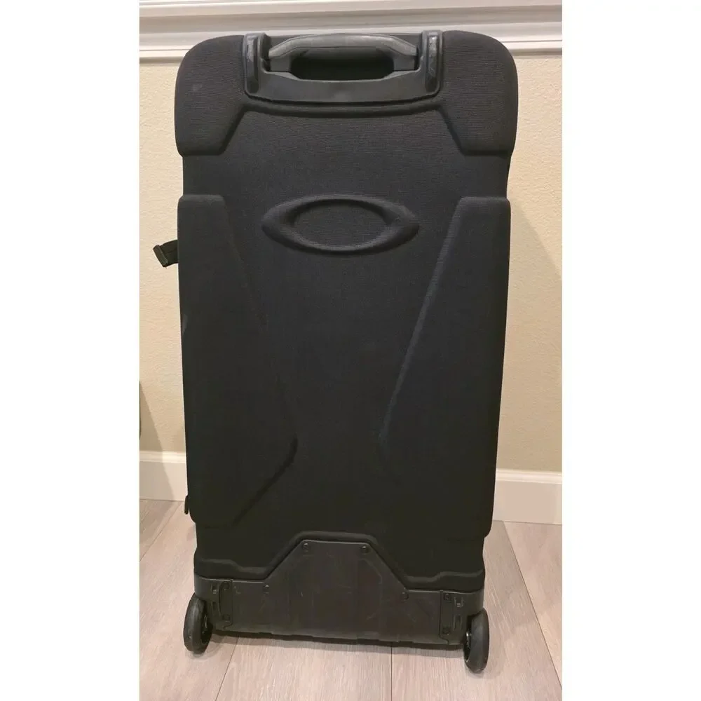 Oakley Large Roller Travel Suitcase Rolling Luggage 92L 32